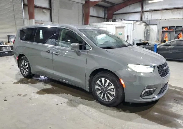 Chrysler Pacifica cena 69000 przebieg: 52000, rok produkcji 2021 z Świdnica małe 56